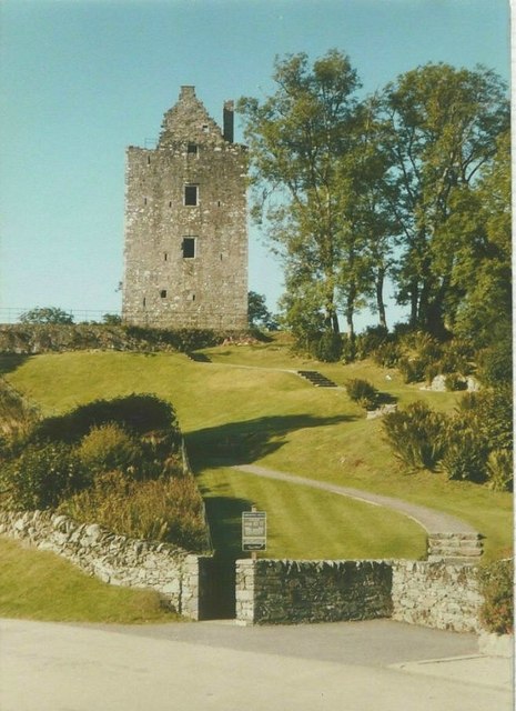 Cardoness Castle in 1986